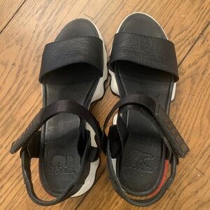 Sorel kinetic sandals- 6 black